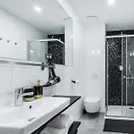 Anytime Holiday- Muzeum Apartamento Praga